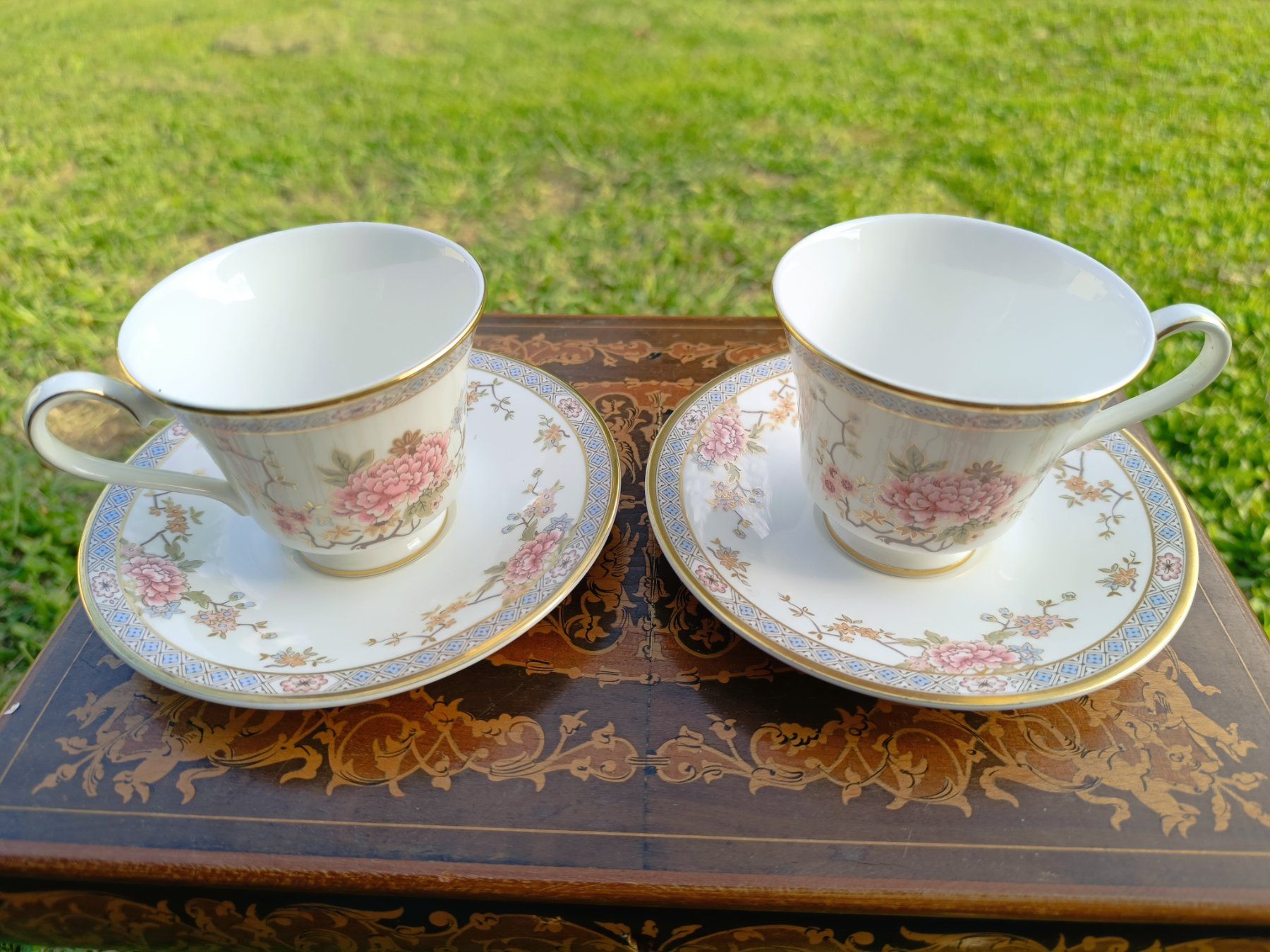 Royal Doulton Tazze: Royal Doulton Teller + 2 tassen – Usato da S. Antonino venduto da sab_z5qw