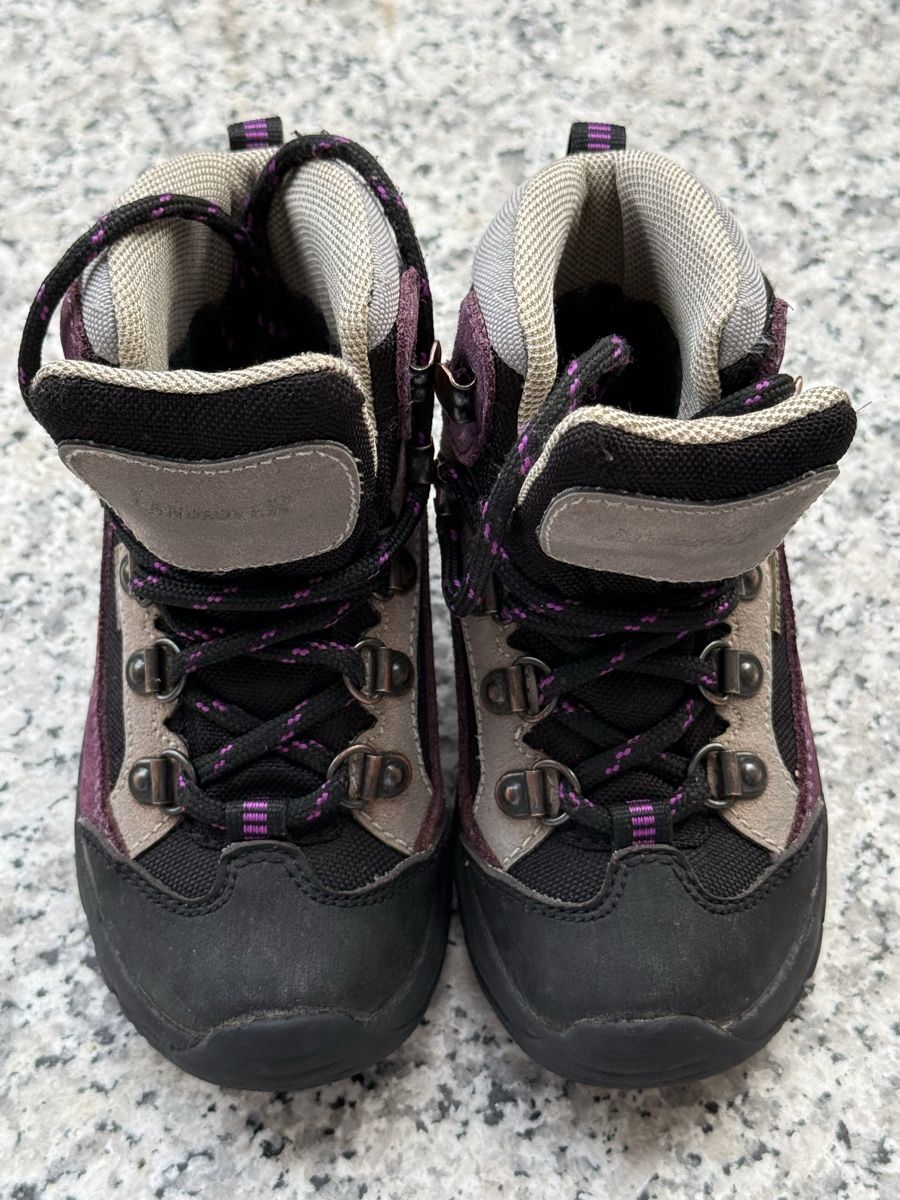 Landrover Schuhe für Mädchen: Landrover Wanderschuhe Mädchen Grösse 26 – Gebraucht aus Strengelbach von schnaeusel