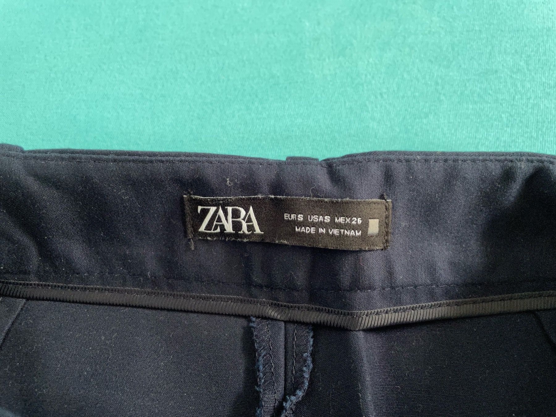 Zara Pantaloni: Zara Shorts – Usato da Basel venduto da Robyn20 2