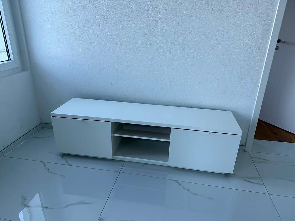 Meubles TV: Meuble TV IKEA BYÅS blanc  – D'occasion à Veytaux par agn_56pw