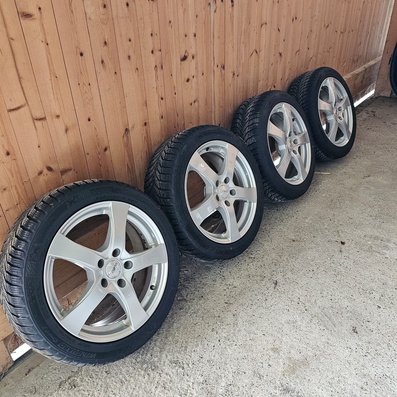 Pneumatici & Ruote complete: Winterräder – Usato da Züberwangen venduto da prinz09