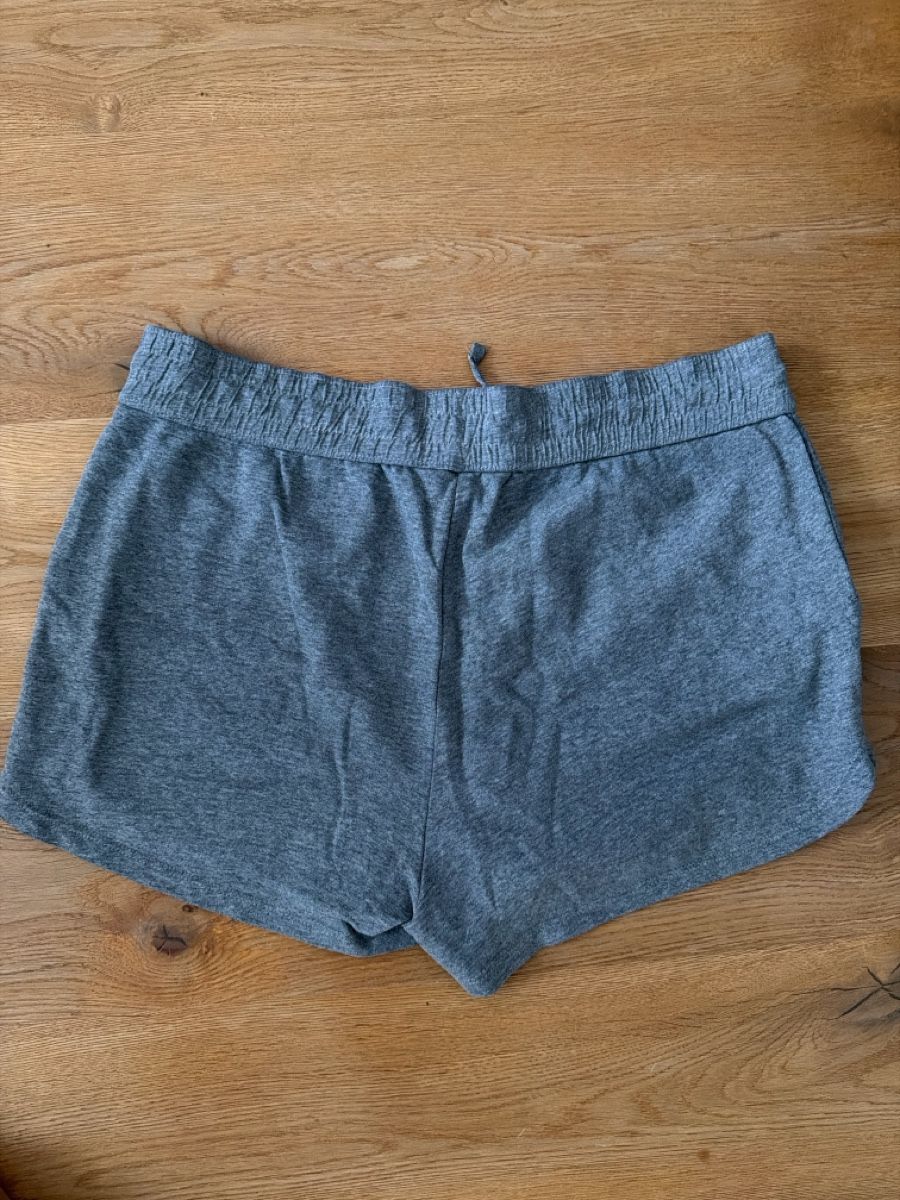 H&M Pantaloni: Shorts H&M Basics – Usato da Davos Platz venduto da boom62 2