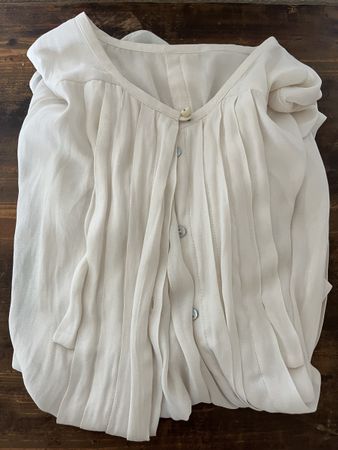 Vintage Blouse in cream colour; excellent condition. Sz M