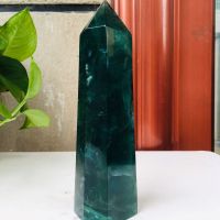 NEU: Fluorit Edelstein Obelisk grün 670 Gramm keine Kette