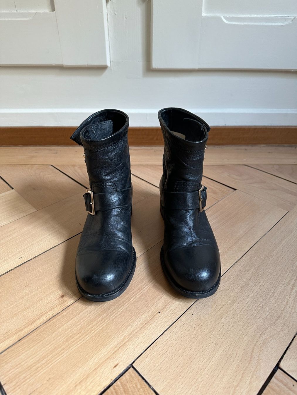 Jimmy Choo Scarpe da donna: JIMMY CHOO - Leder Stiefelette schwarz 34.5 – Usato da Zürich venduto da Diazaio 1
