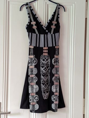 SAVE THE QUEEN : Robe-bijou ethnique noir/blanc S