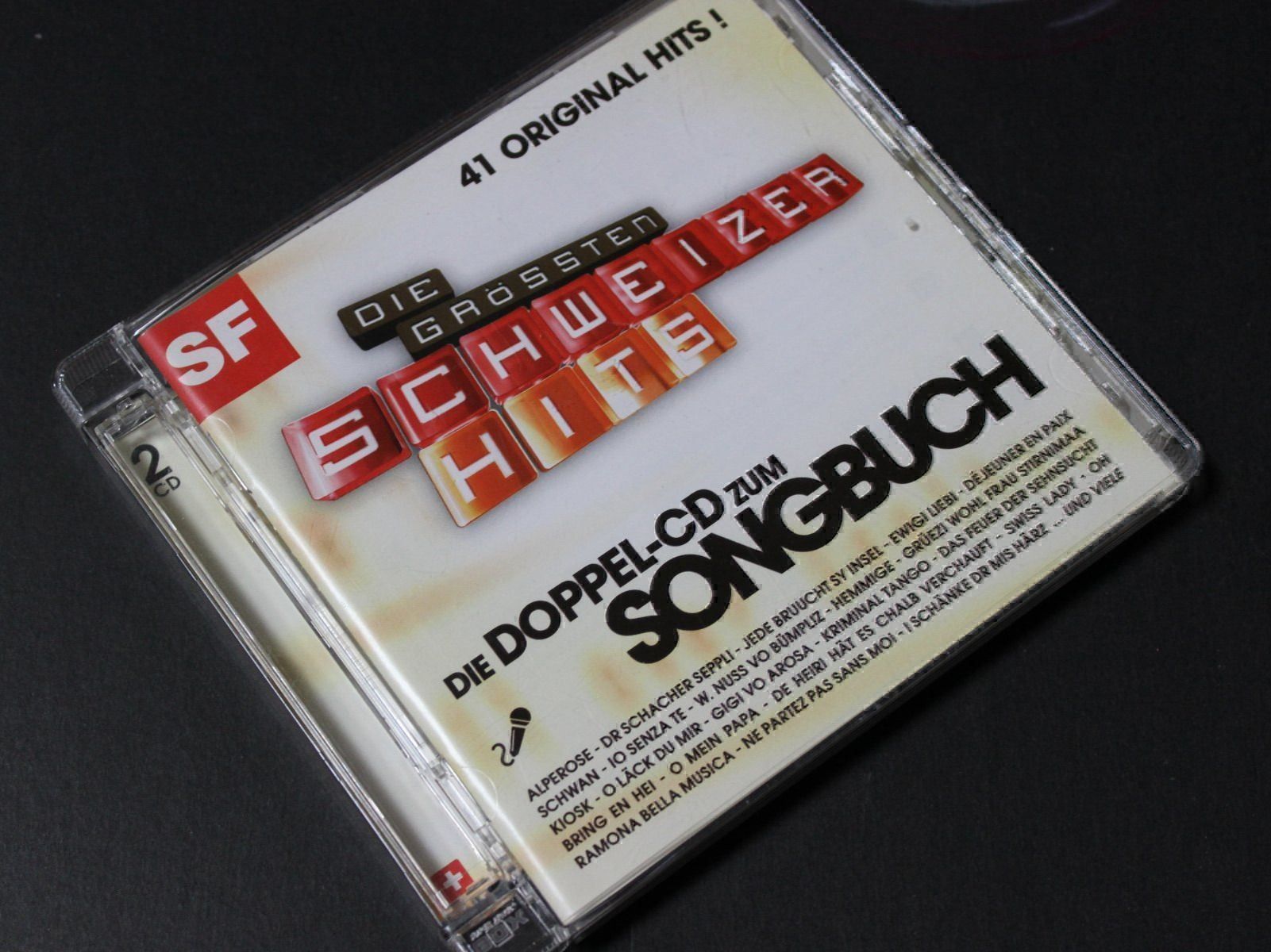 CD: Die grössten Schweizer Hits (Songbook) 2CDs Compilation 2008 – Usato da Tübach venduto da JamesStone