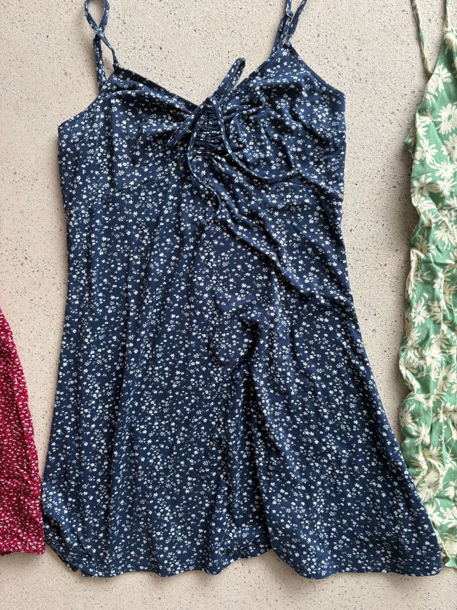 Mango Lotti di vestiti: Sommerkleider/Kleidchen Paket – Nuovo (secondo la descrizione) da Uetikon am See venduto da cyr_h9gs 1