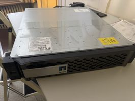 NetApp Storage System / FAS – funktionsfähig – ohne Festplat