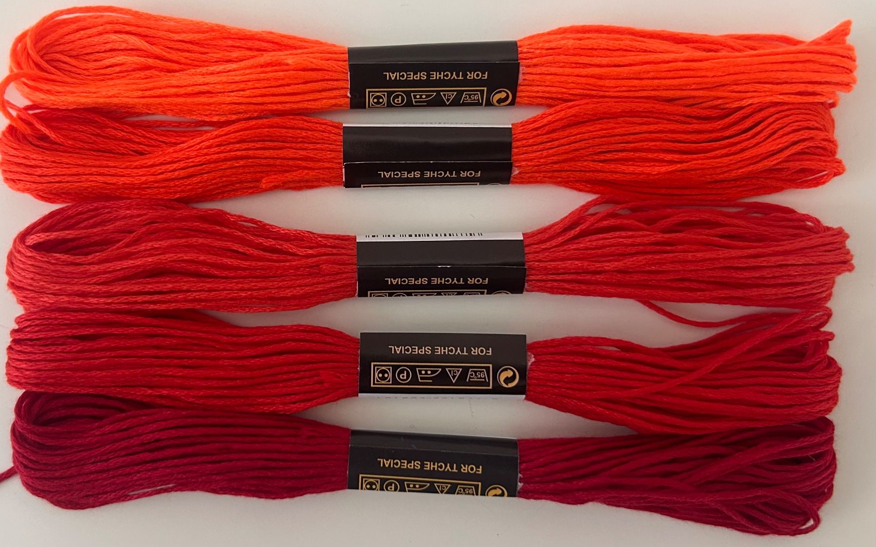 Cordelettes & Fils: 5x Stickgarn neu – Neuf avec emballage d'origine à Geneve par vane267