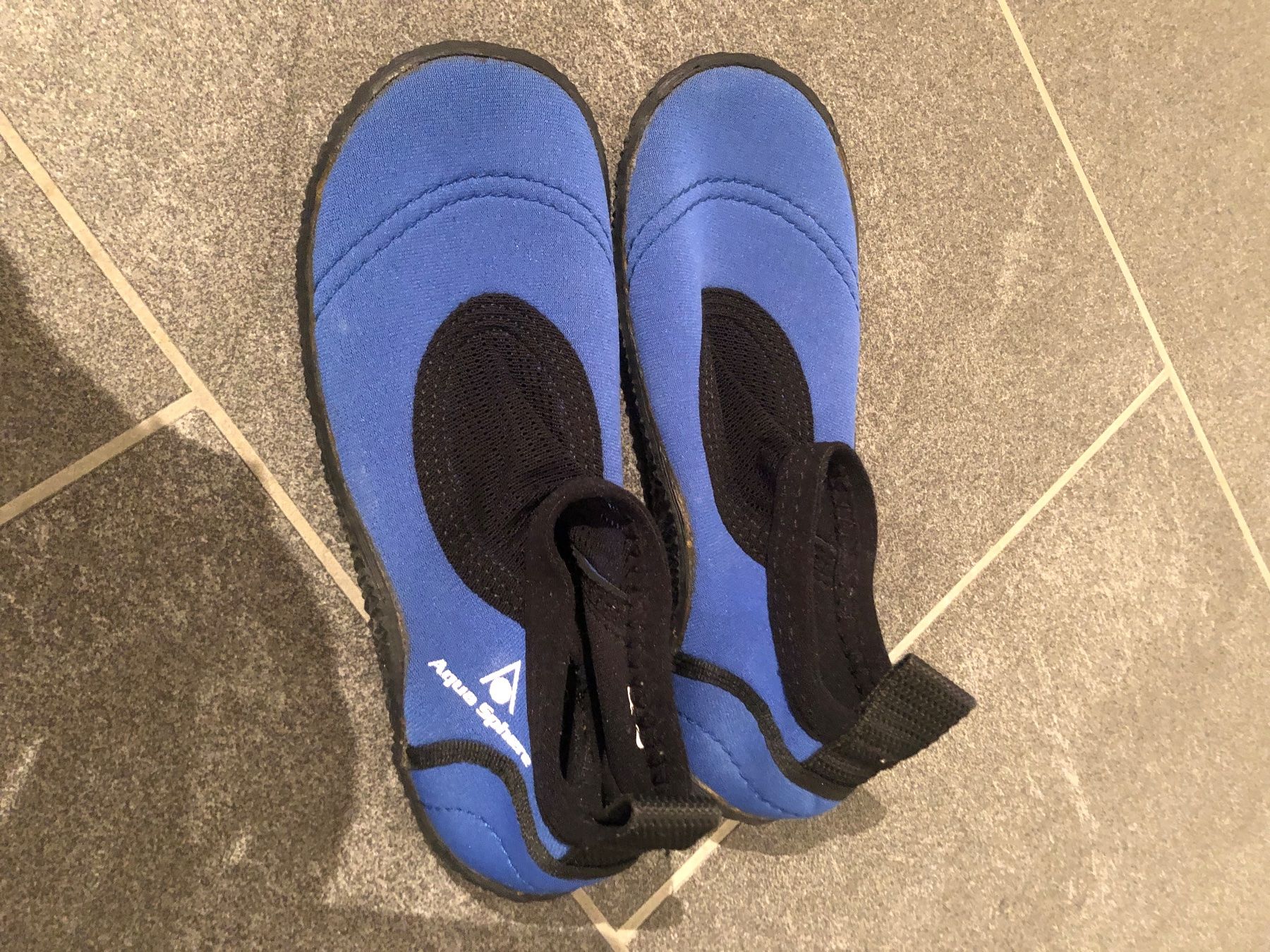 Scarpe per ragazzi: BADESCHUHE 32/33 – Usato da Wattwil venduto da jopara
