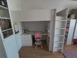 IKEA Hochbett mit Schreibtisch Neuwertig