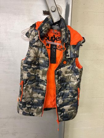 Superdry Steppweste Tarnmuster Orange Grösse XS neu