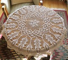 Rundes Häkeldeckchen / ecru / ca 57 cm