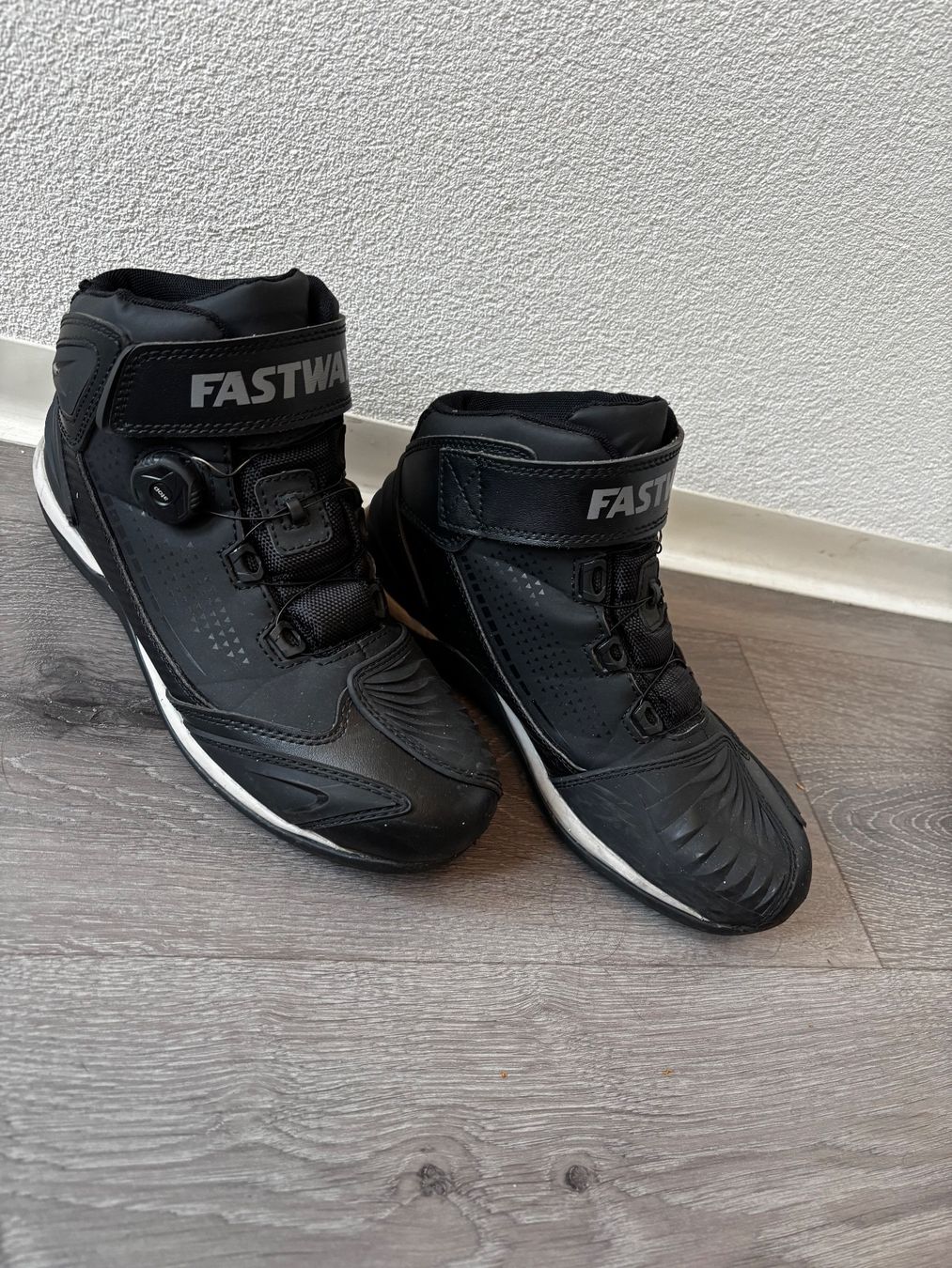Herrenschuhe: FASTWAY Motorradschuhe Gr. 44 – Gebraucht aus Affeltrangen von Pal-94
