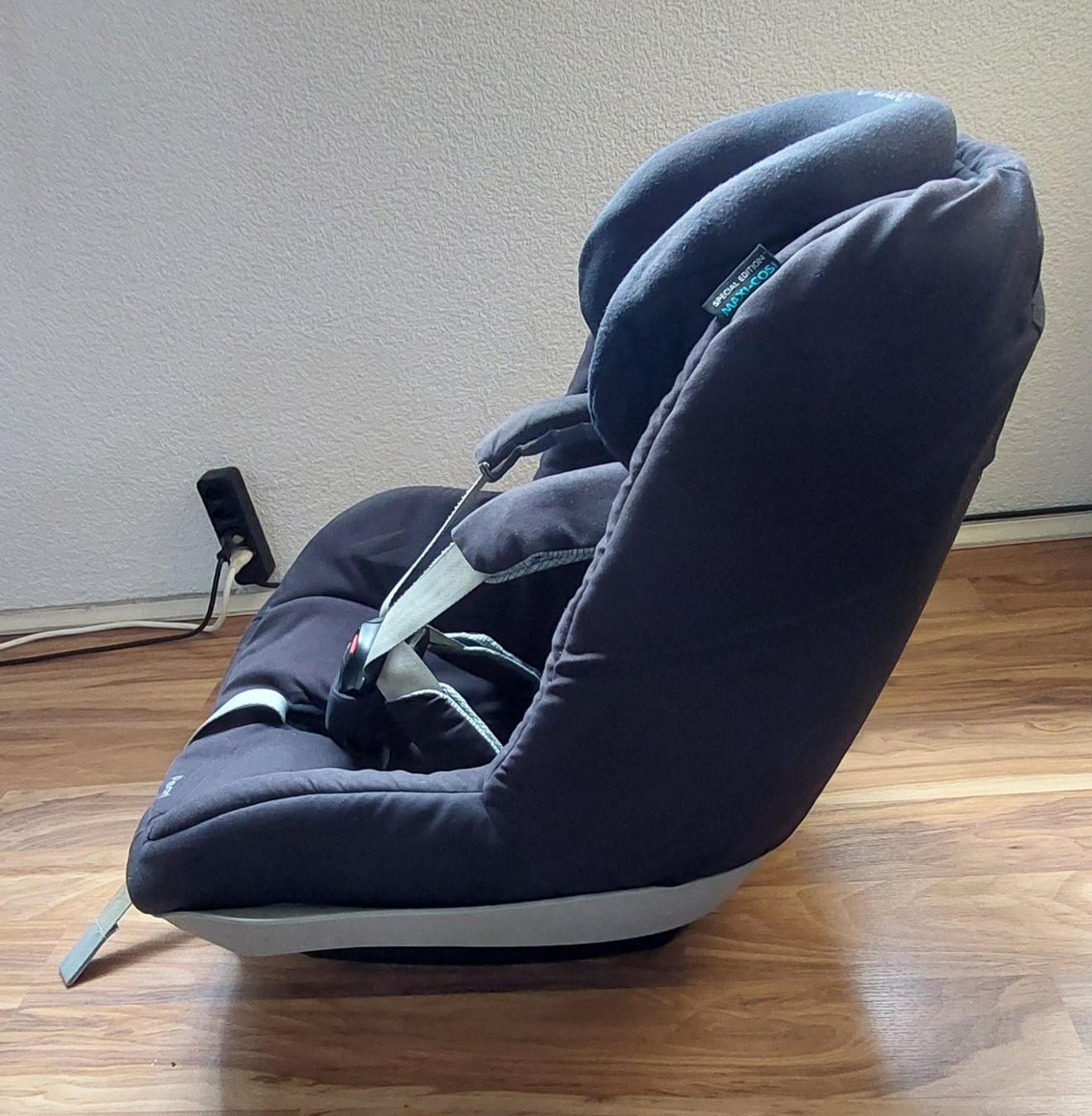 Maxi-Cosi Auto-Kindersitze: Maxi Coxi Family fix + Pearl – Gebraucht aus Villnachern von Johnny-10 5
