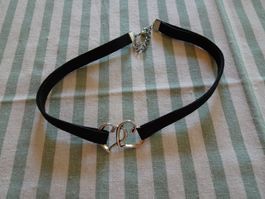 NEUES Choker Halsband schwarz mit Herzen - 226396