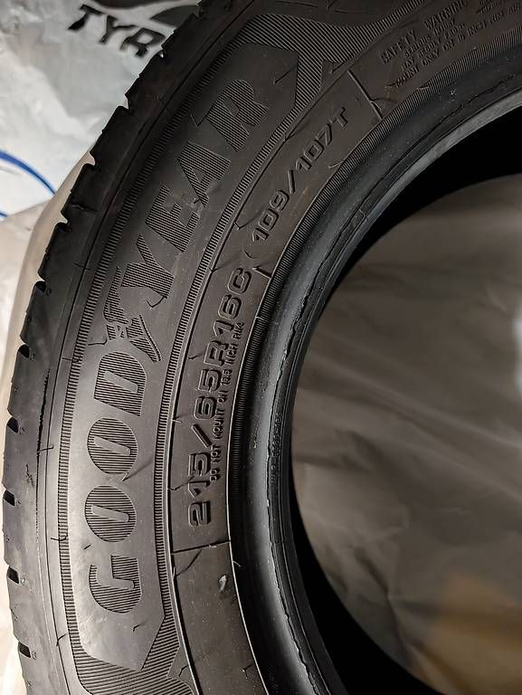 Goodyear Pneumatici & Ruote complete: Reifen 215/65R16C Goodyear EfficientGrip – Usato da Schlossrued venduto da AM_5044
