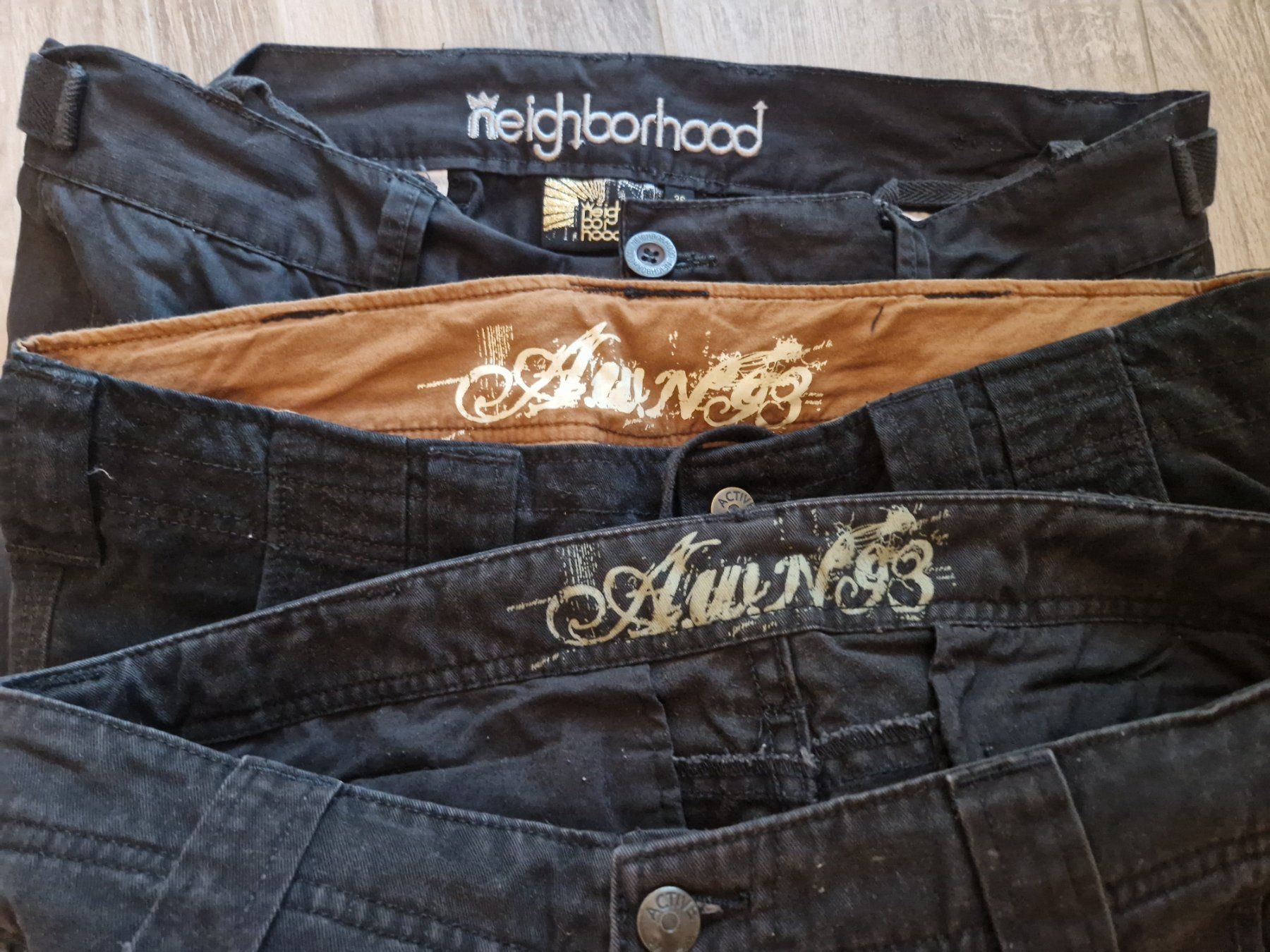 Pantaloni: 3 schwarze Stoffhose – Usato da Niederhünigen venduto da SnowboardJu 1