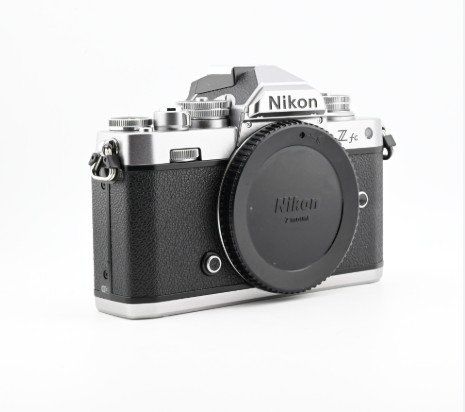 Nikon Fotocamera: Nikon ZFc Body+ Low Clicks+ Leather Camera Case worth 45 CHF – Nuovo (secondo la descrizione) da Schlieren venduto da Sunshine_0109 2