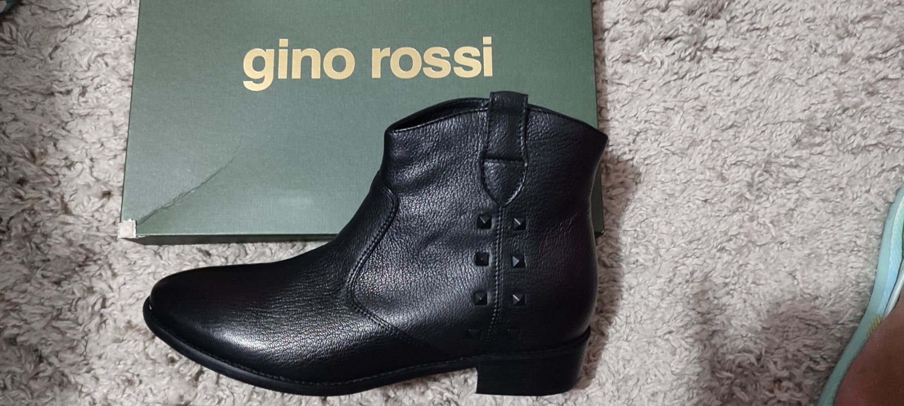 Scarpe da donna: Bottines en cuir noir – Nuovo e nell'imballaggio originale da St-Cergue venduto da Neviana 3