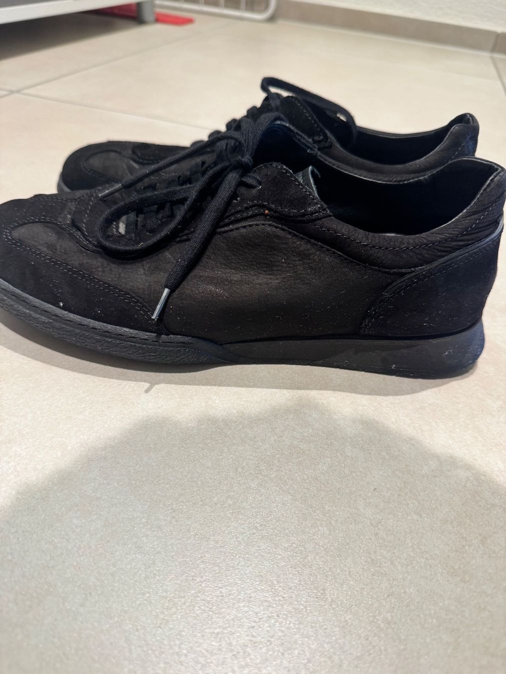 Massimo Dutti Scarpe da uomo: Herren Sneaker Massimo Dutti schwarz Gr.41 gebraucht – Usato da Meierskappel venduto da kev_nn8q 2