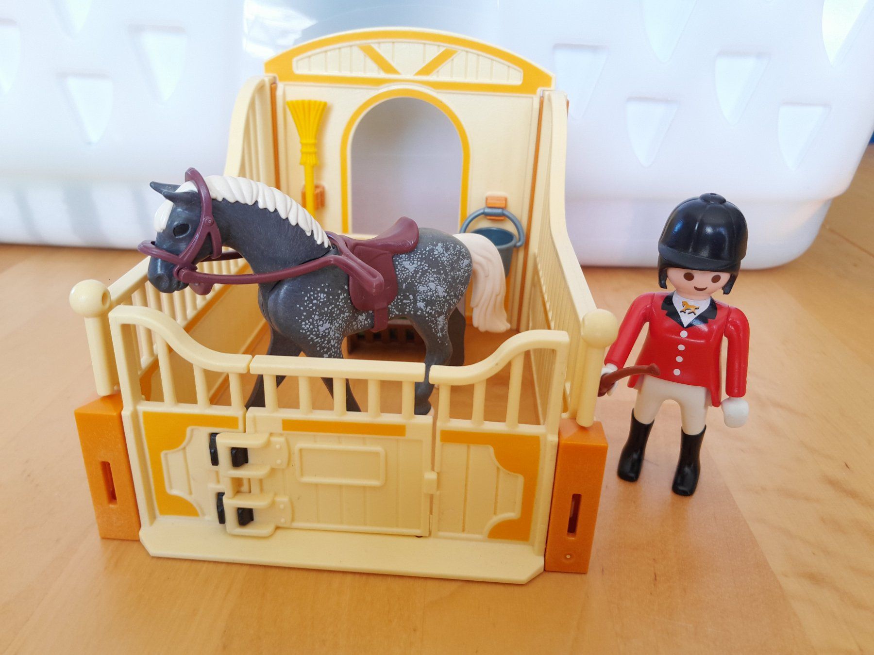 Playmobil Giocattoli: Playmobil - Pferdebox – Usato da Grolley venduto da Montana78