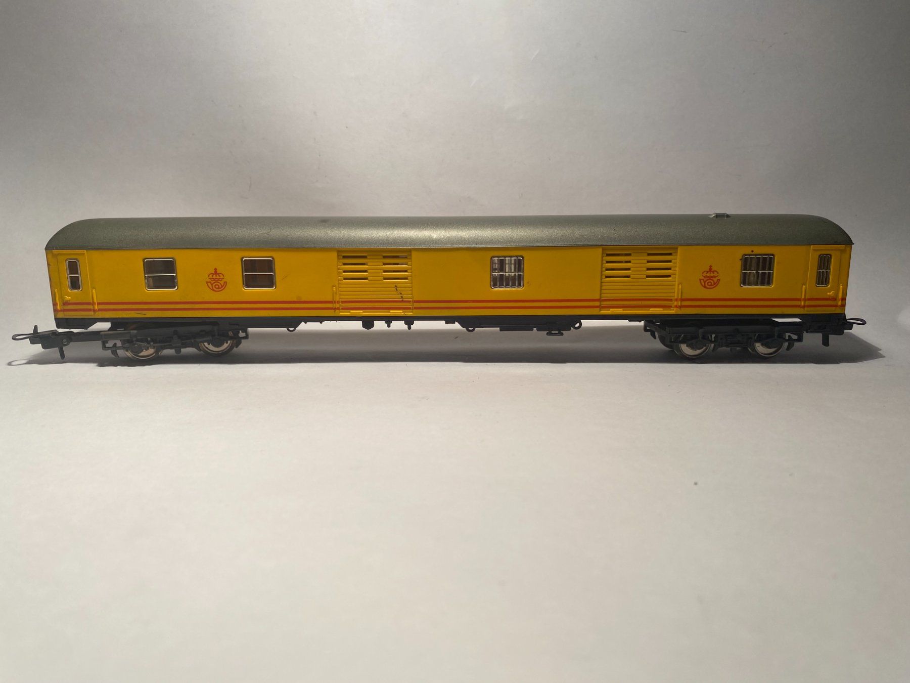Modellini di ferrovie: IBERTREN Postwagen gelb RENFE, DC Achsen – Usato da Buchrain venduto da Modellbahn11 1