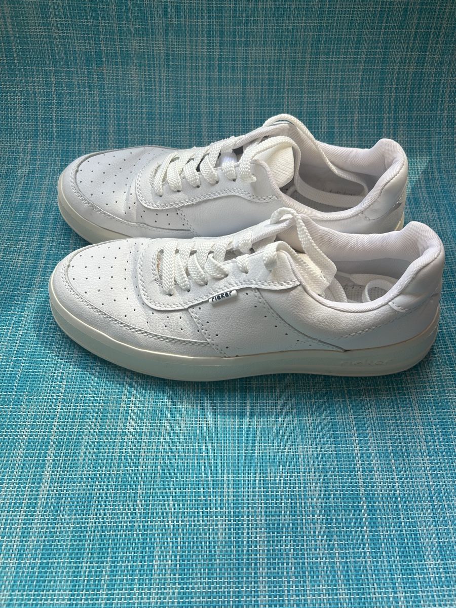 Rieker Damenschuhe: Weisse Rieker Schuhe Gr. 39 – Gebraucht aus Wolfhausen von eil_jc5j