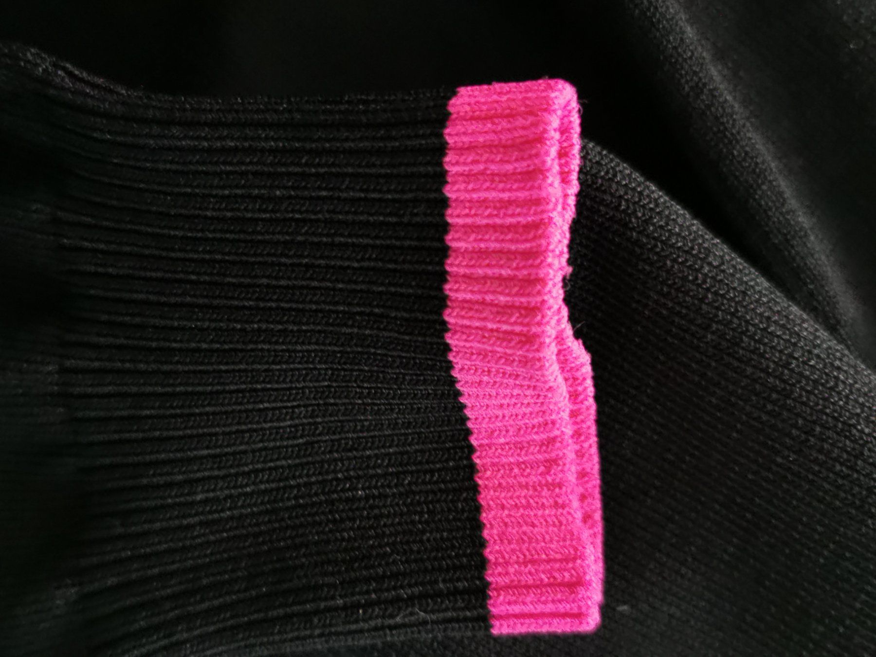 Guess Maglioni & Felpe: Guess Strickpullover mit Kapuze und Strassbändern Gr. S – Usato da gachnang venduto da tibus1 4