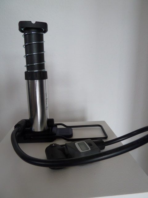 Pompe: Mini-Fuss-Pumpe – Nuovo (secondo la descrizione) da Herzogenbuchsee venduto da seeleopard