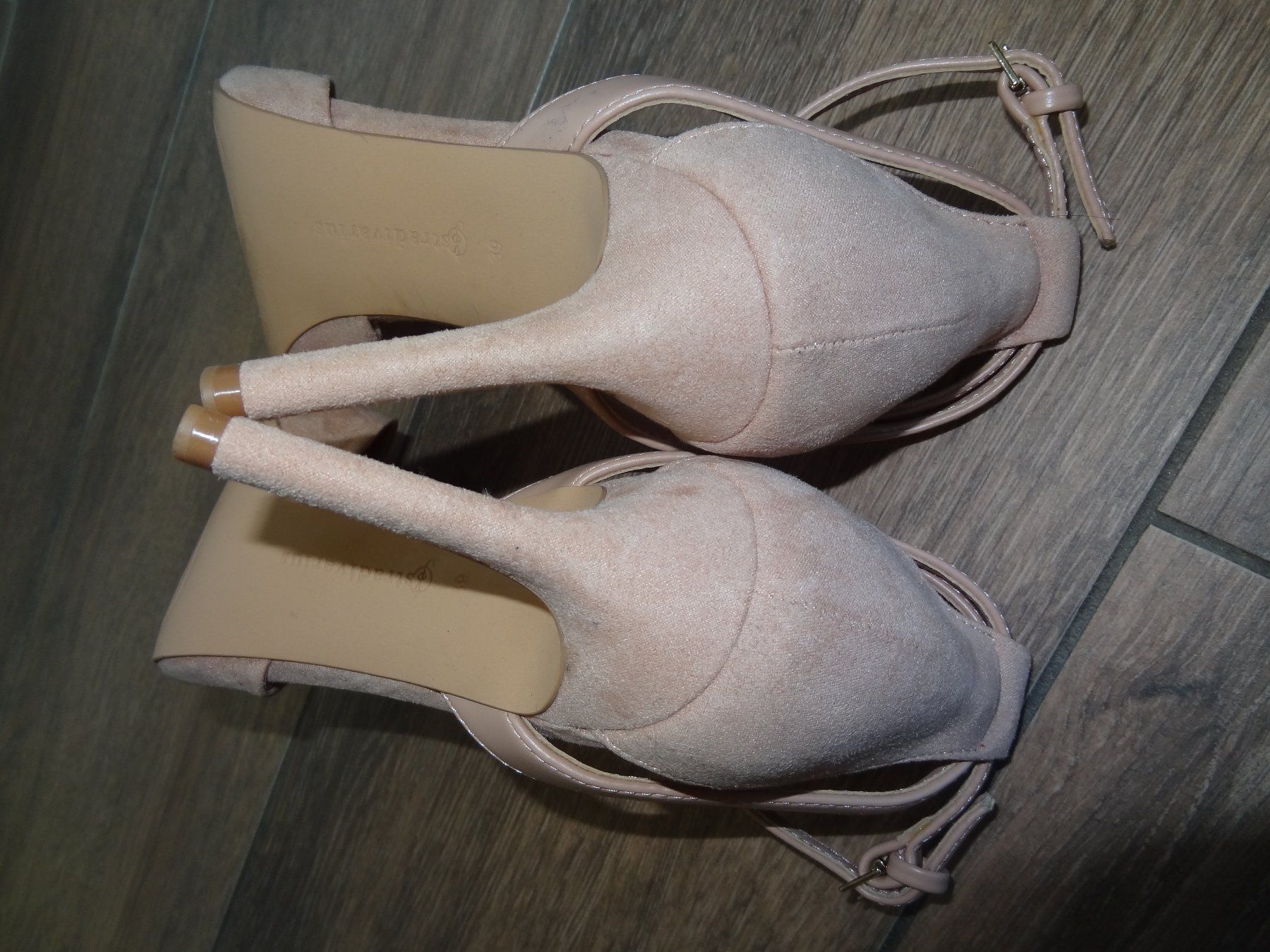 Stradivarius Chaussures femmes: Escarpins Stradivarius talons 7cm taille 39 – Neuf (Voir description) à Satigny par salvatore73 6