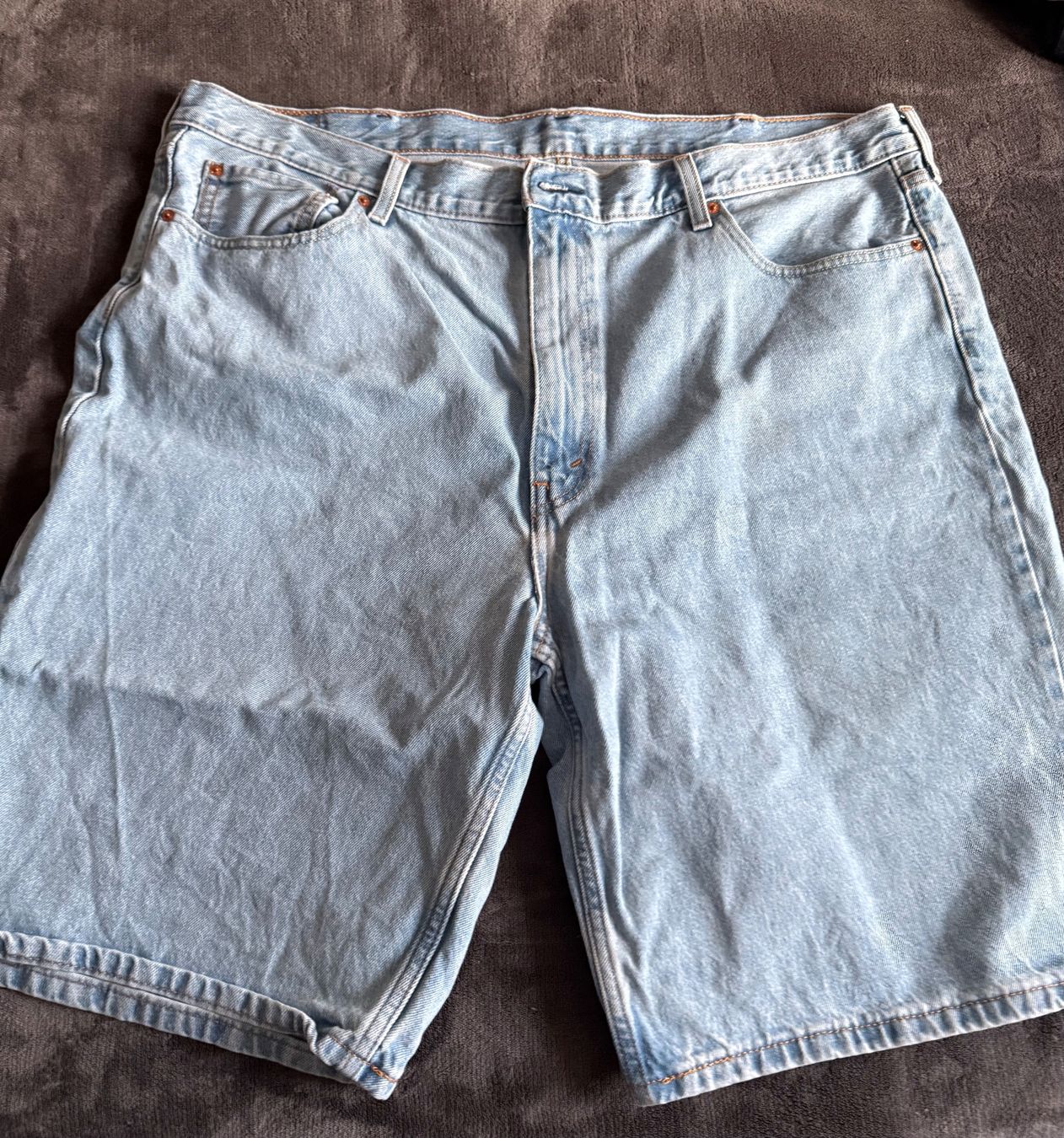 Levi's Jeans: short jean lewis taille 44 – Gebraucht aus Lausanne von mrfreeze01