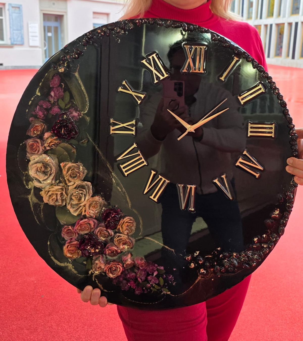Tutte le decorazioni: Handgemachte Epoxy Wanduhr mit Rosen - Durchmesser 60cm – Usato da kloten venduto da Docsgirl