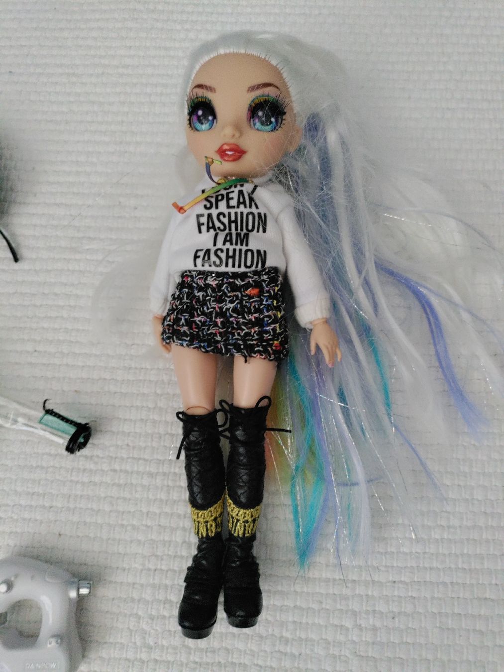 Poupées: Rainbow High L.O.L. Puppe weiss – D'occasion à Port par 243rina 1