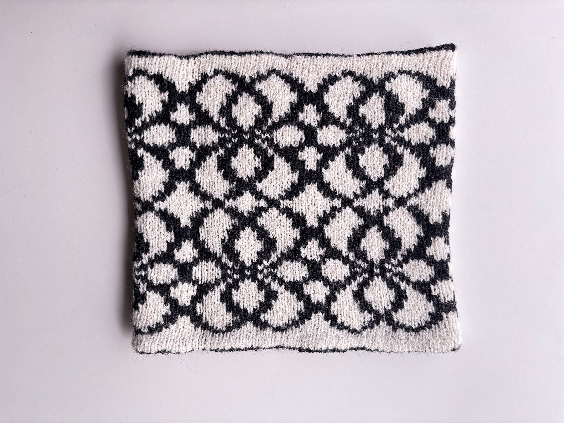 Foulard & Sciarpe: Cowl, Loop, Schauchschal in DoubleFace handgestrickt – Nuovo e nell'imballaggio originale da Fislisbach venduto da handglismet 1