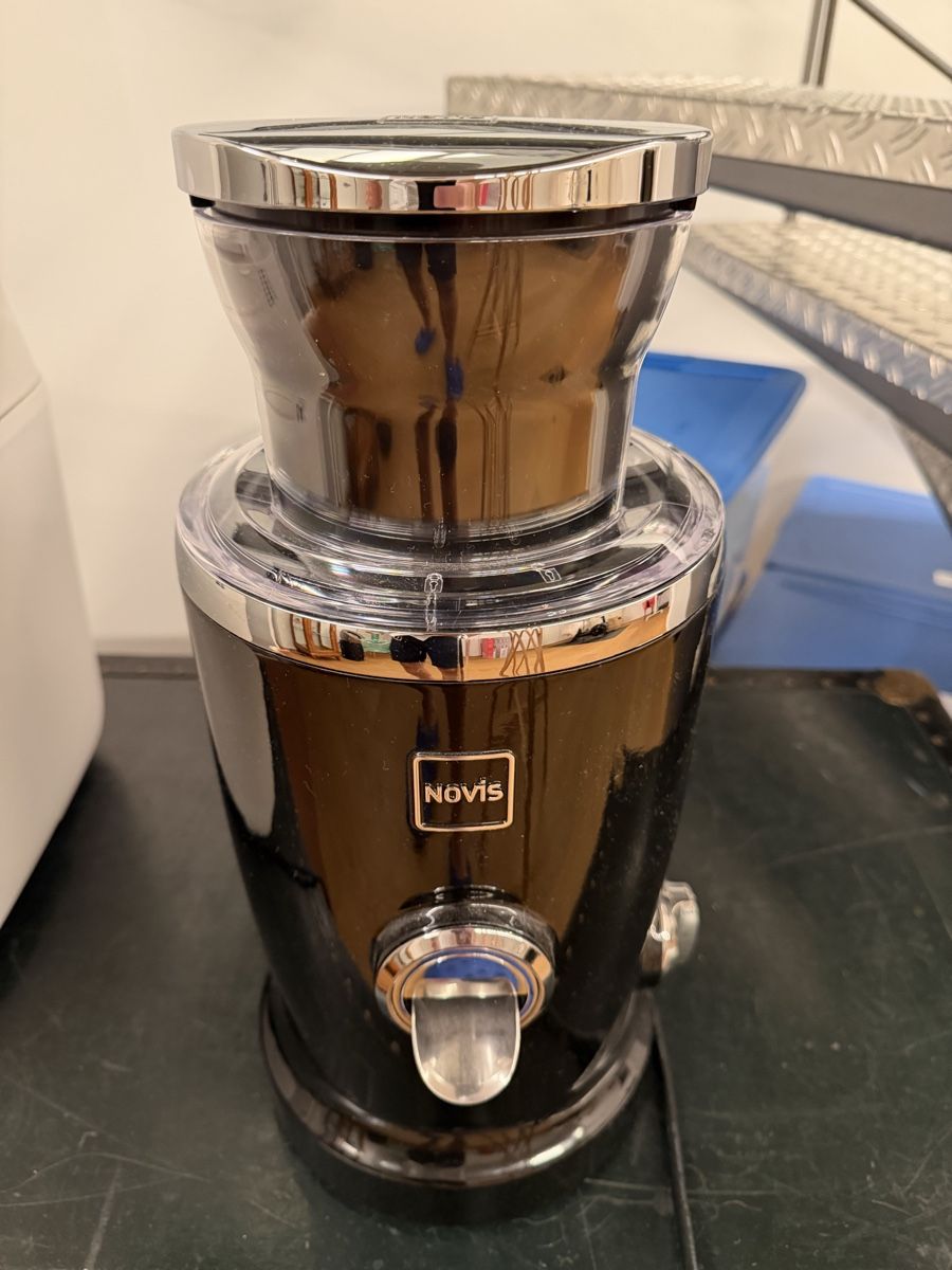 Novis Elettrodomestici da cucina: Novis Vitajuicer Entsafter – Usato da Luzern venduto da roos255