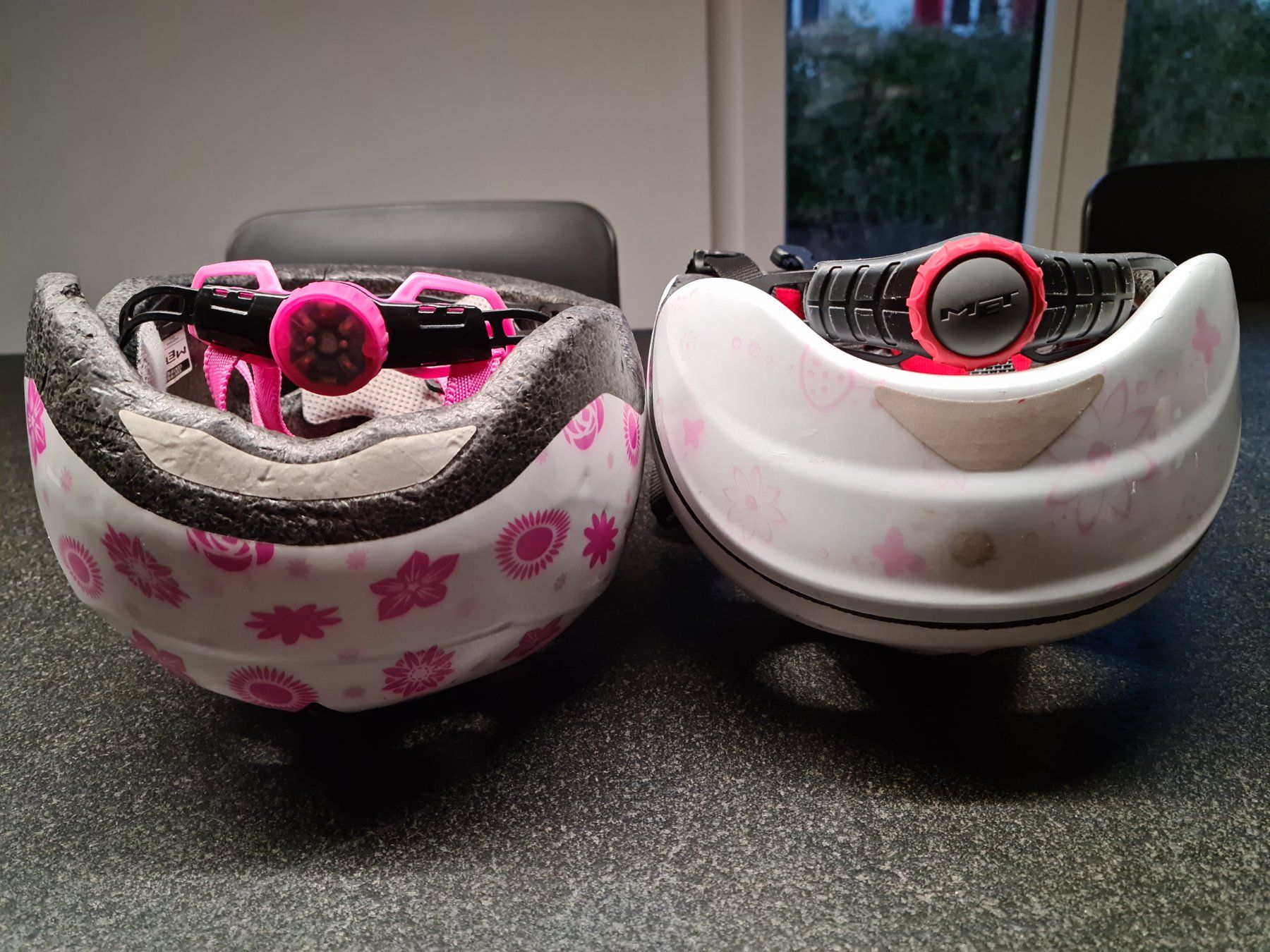 Caschi: Casques vélo pour enfant – Usato da Biel/Bienne venduto da bhd01 2