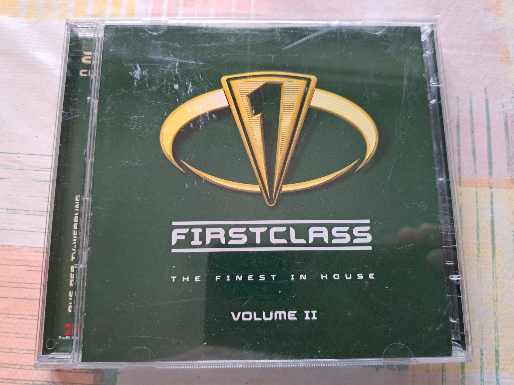 CDs: CD Firstclass - The finest in house volume 2 – D'occasion à Pully par bro_n52j