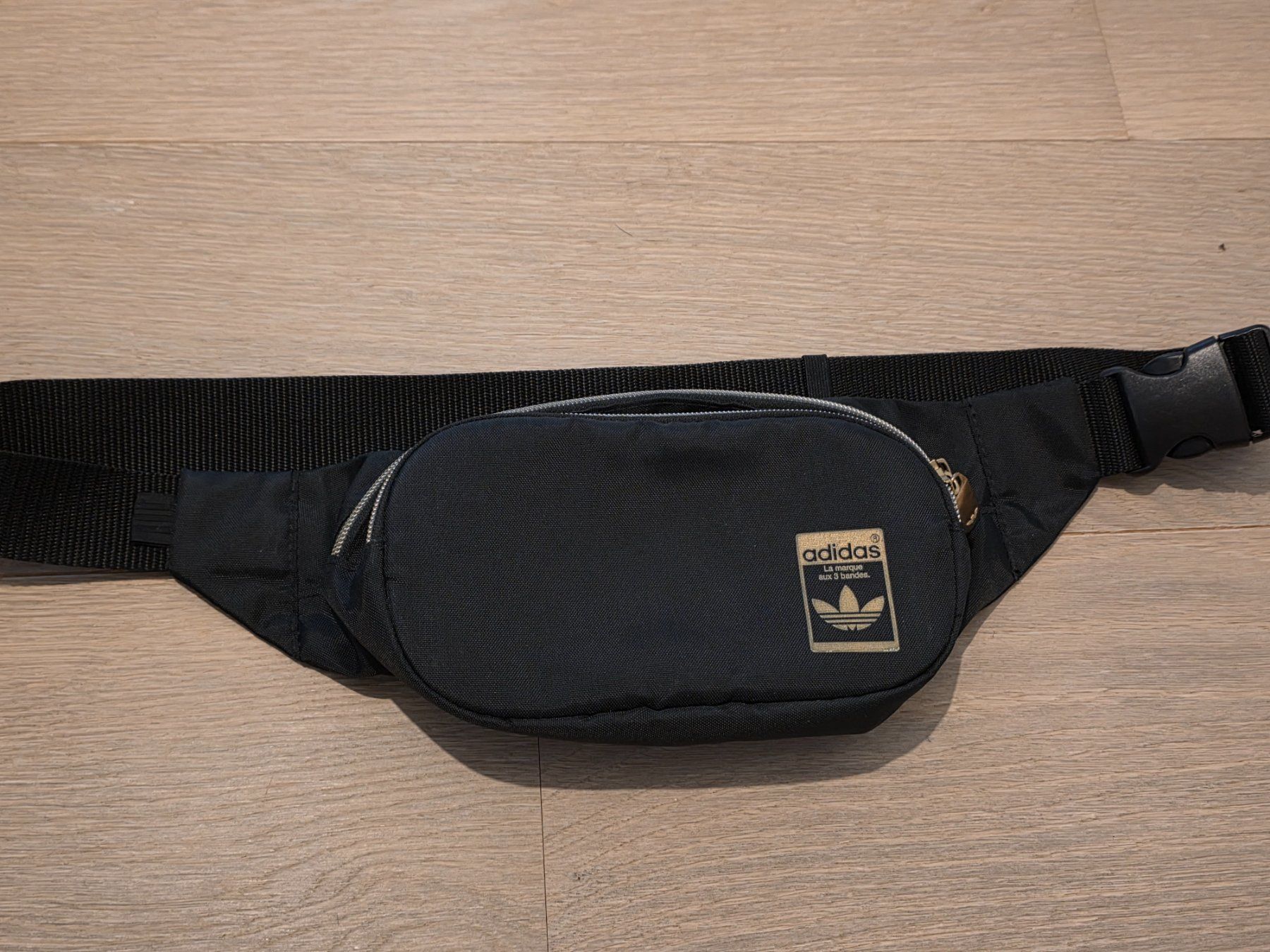 Adidas Borse: Adidas Bauchtasche – Usato da Münsingen venduto da Penelopee 1