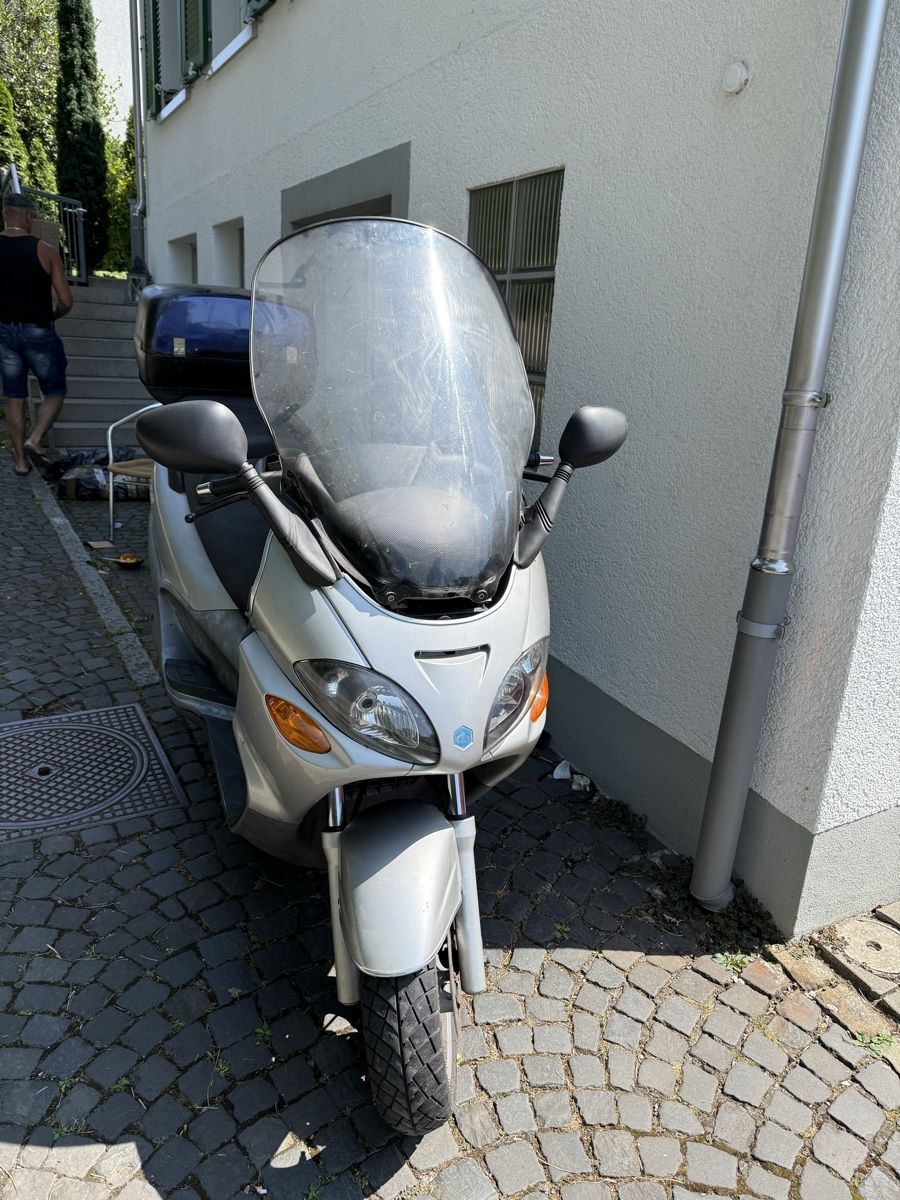 Piaggio Scooter: Piaggio x9 125 – Difettoso da Oberbüren venduto da kou_xlm8 1