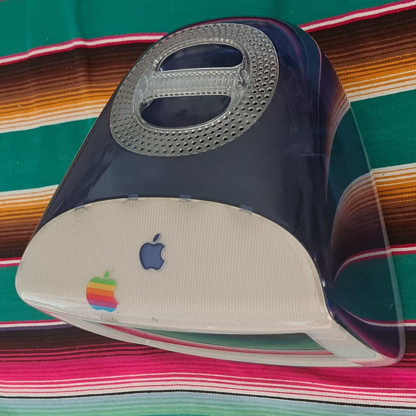 Apple PCs: Apple macintosh iMac G3 Color – Defekt aus Basel von  1