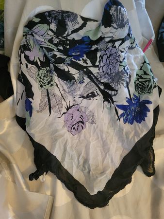 Damen Tuch quadratisch mit Blumenmuster schwarz weiss