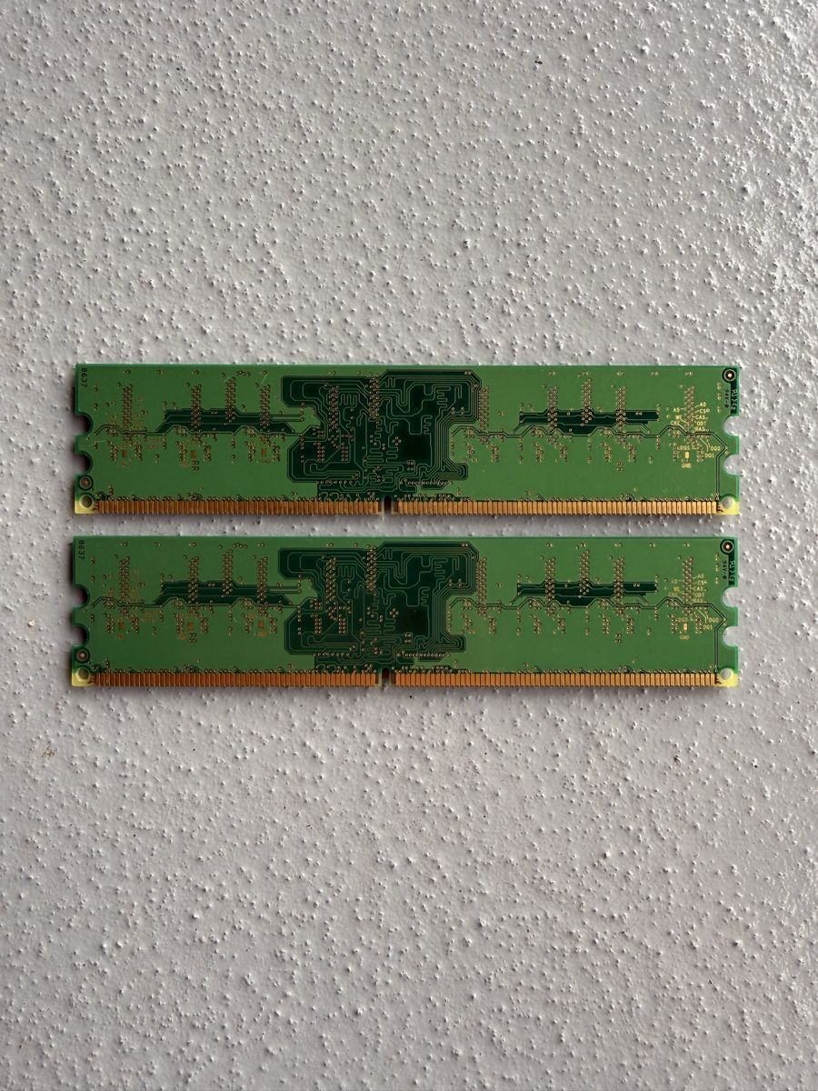 Samsung Mémoires / RAM: SAMSUNG 1GB DDR2 RAM 2x 512MB – D'occasion à Oberrieden par rroane2 1