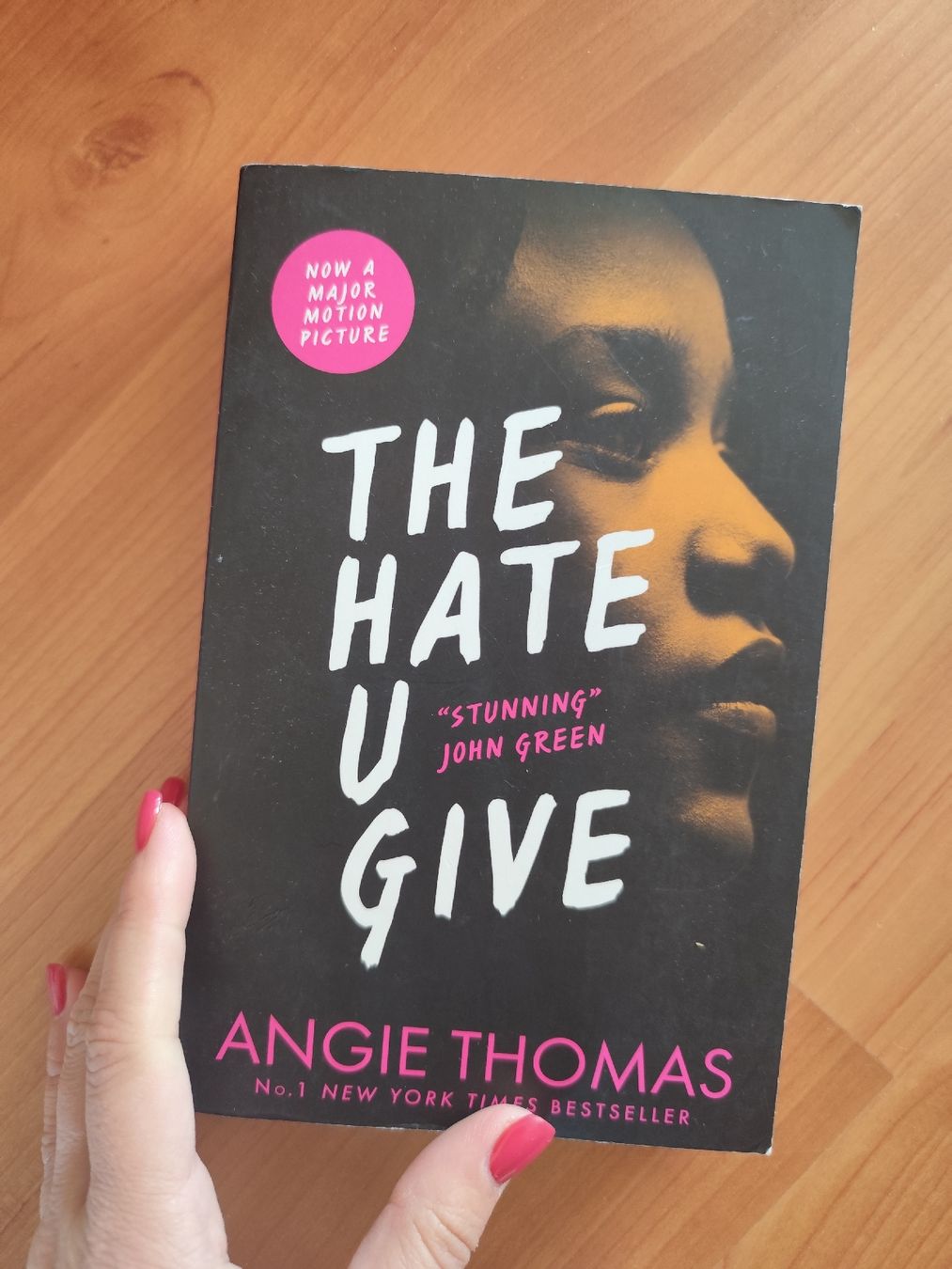 Libri: The Hate U Give von Angie Thomas – Usato da Mägenwil venduto da VintageGirly