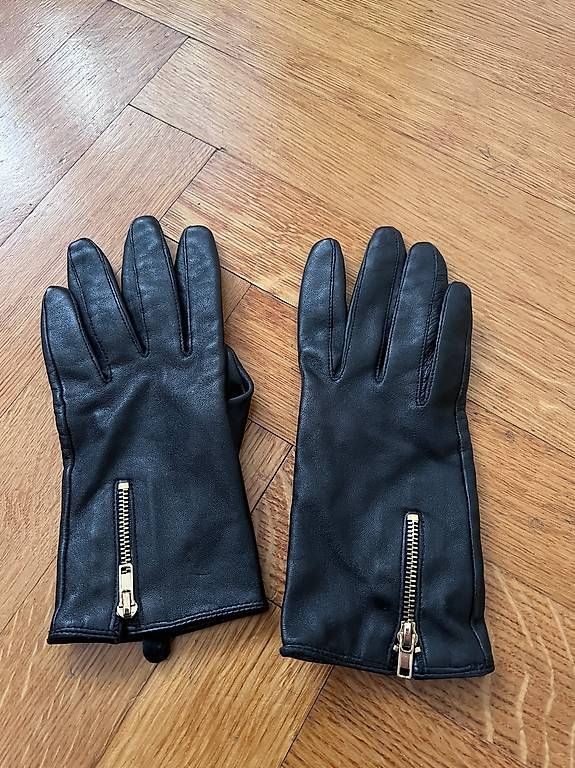Guanti & manicotti: Gants noirs – Usato da Lausanne venduto da sugarplumfairy