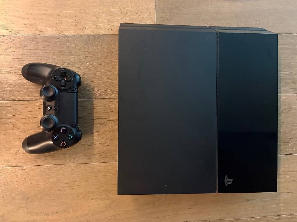 Sony Konsolen: Playstation 4  mit GT 7 – Gebraucht aus Bachenbülach von DominikLay
