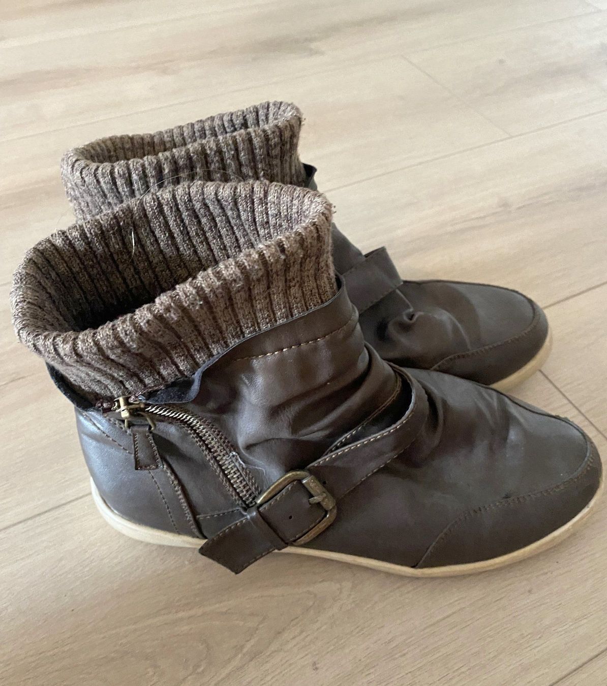 Damenschuhe: schöne braune Stiefeletten, Gr. 41 – Gebraucht aus Füllinsdorf von Sunnebliemli7