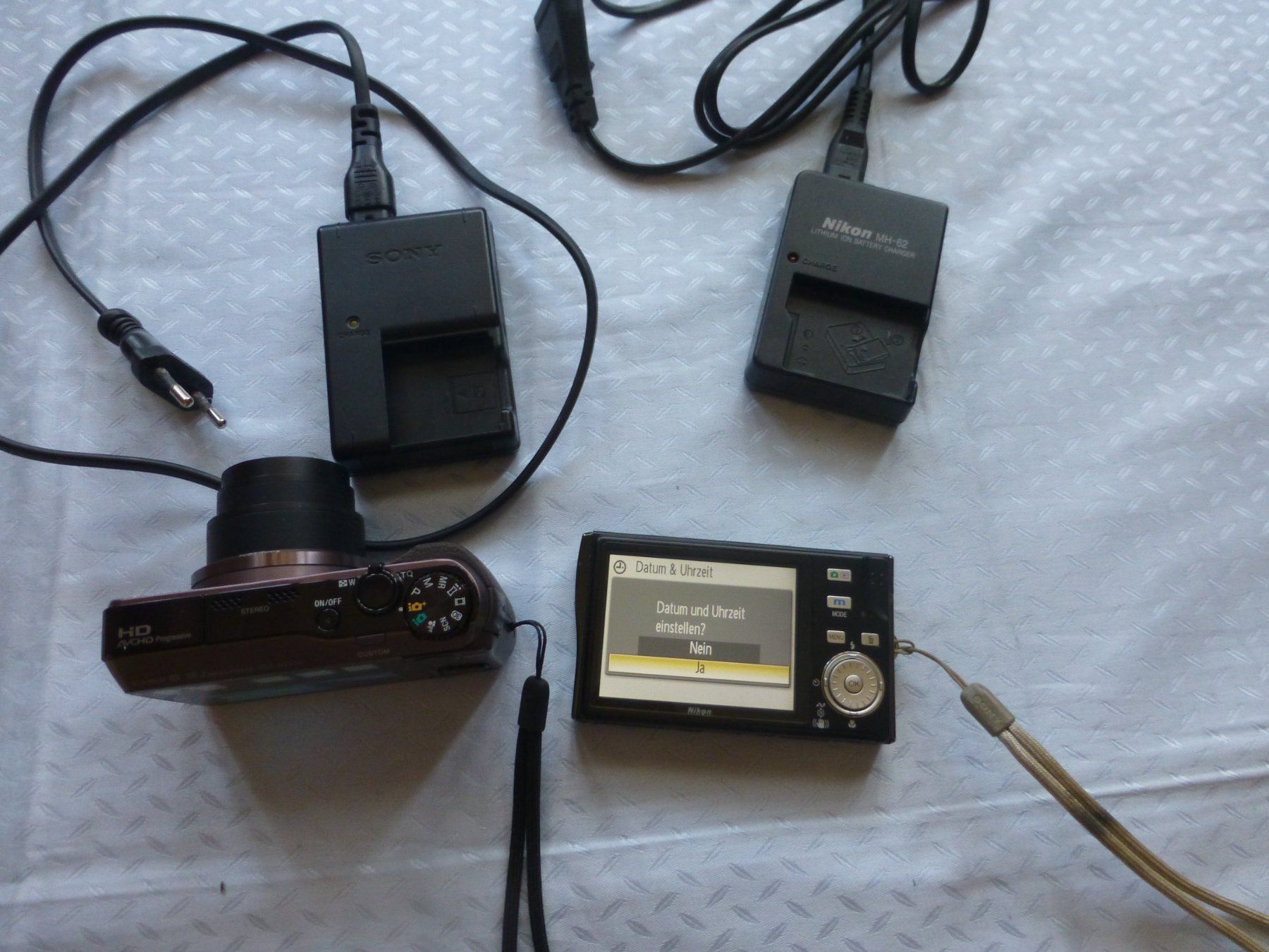 Sony Fotocamera: zwei Digitalkameras von Nikon & Sony – Usato da Würenlingen venduto da drago56 7