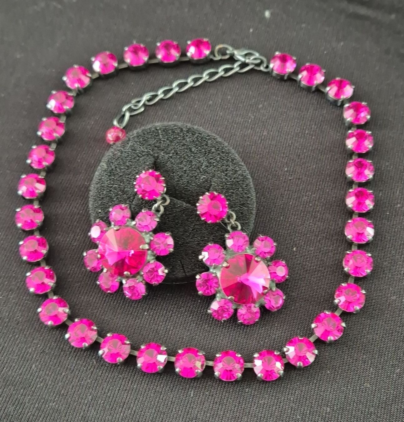 Altri gioielli: Funkelndes pinkes Strass-Set: Kette & Ohrringe – Nuovo (secondo la descrizione) da Rothenfluh venduto da cfb_rf75